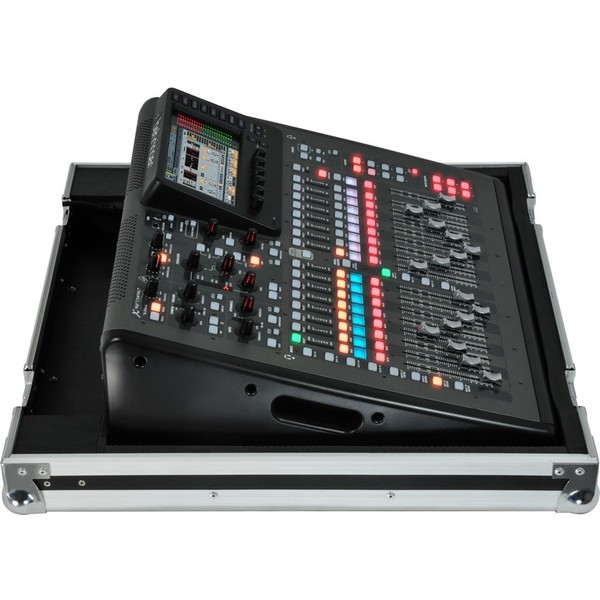 Цифровой микшерный пульт Behringer Цифровой микшерный пульт BehringerЦифровой микшерный пульт<br>Пульт X32 COMPACT оборудован 40 входами, 25 buses, 16 программируемыми MIDAS микрофонными предусилителями, FireWire и USB 2.0. В комплекте кейс для переноски<br>
