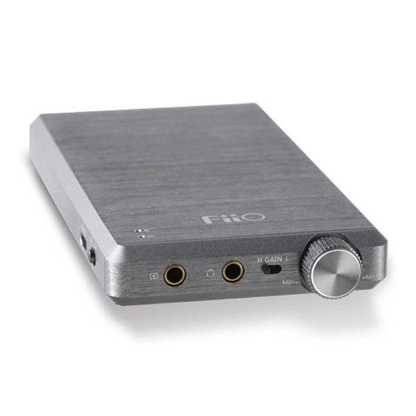 Усилитель для наушников FiiO Усилитель для наушников FiiOУсилитель для наушников<br>Портативный усилитель для наушников, мощность 420 мВт (16 Ом), вход 3,5 мм мини-джек, время работы 20 ч, габариты 124 x 66 x 15 мм, вес 166 г.<br>